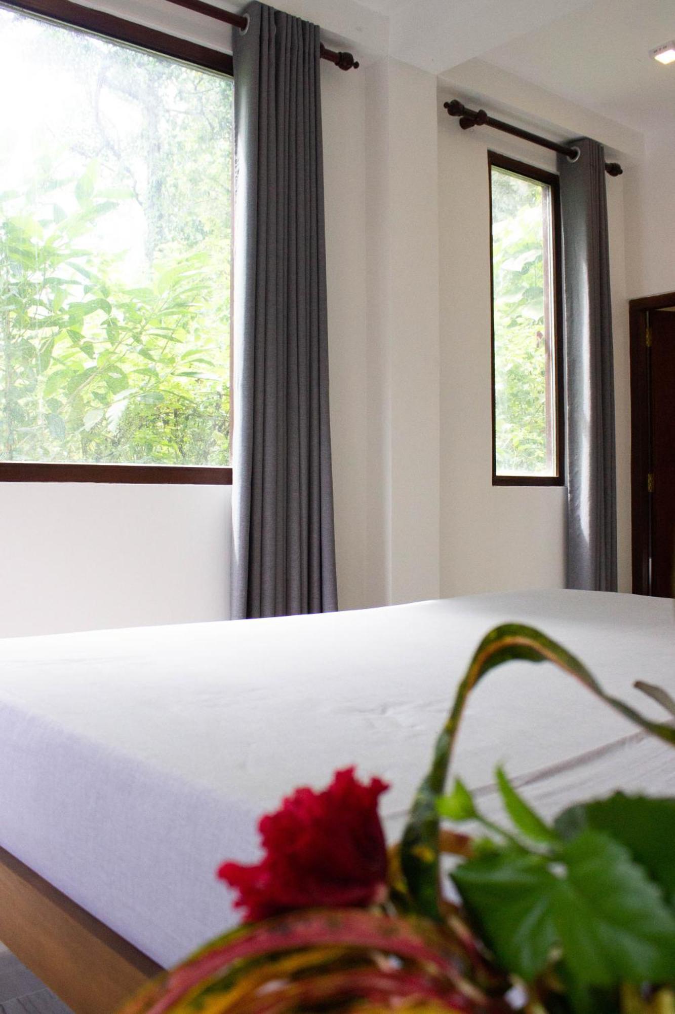 Uralsurf House Hotel Weligama Buitenkant foto
