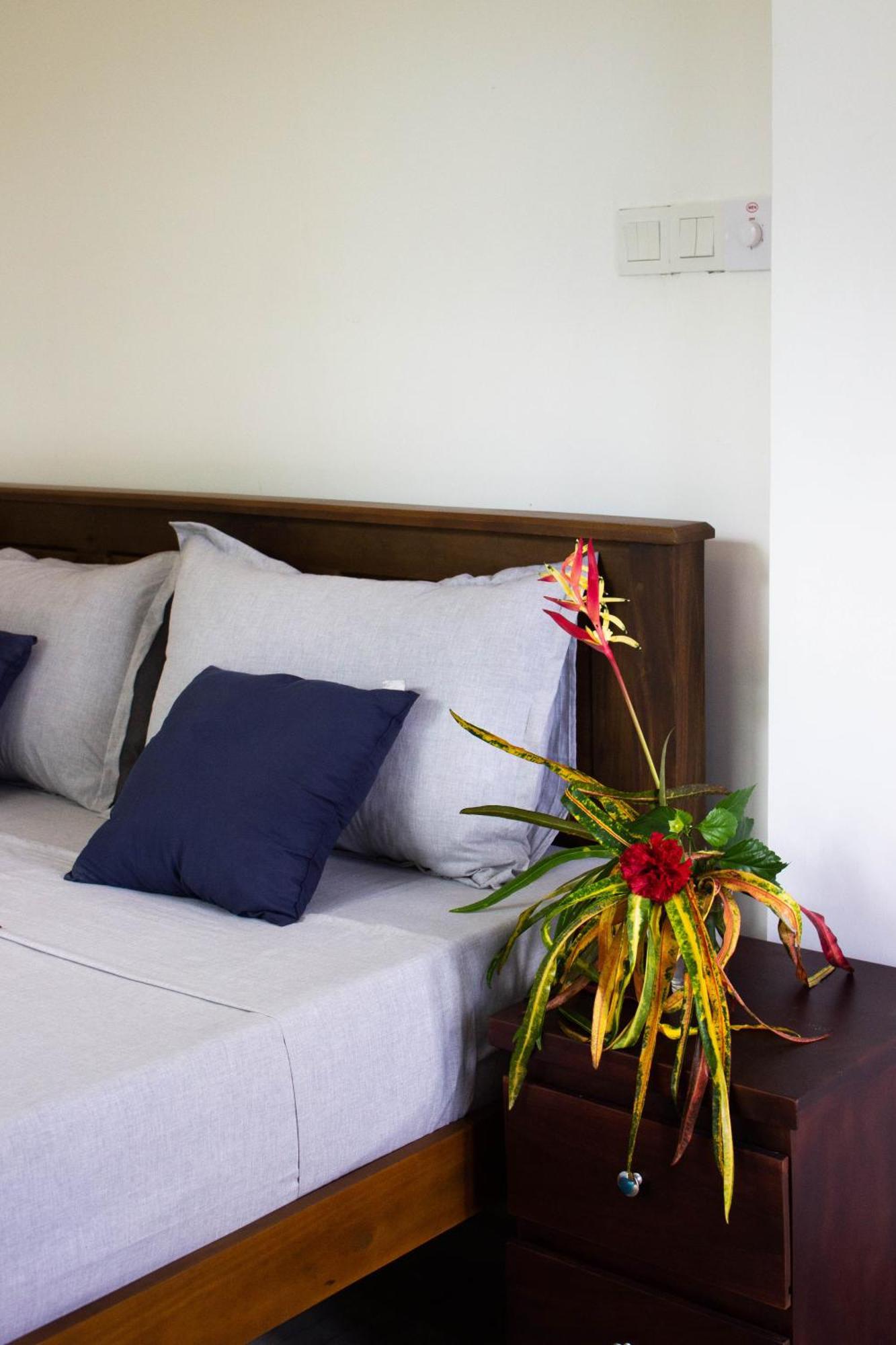 Uralsurf House Hotel Weligama Buitenkant foto