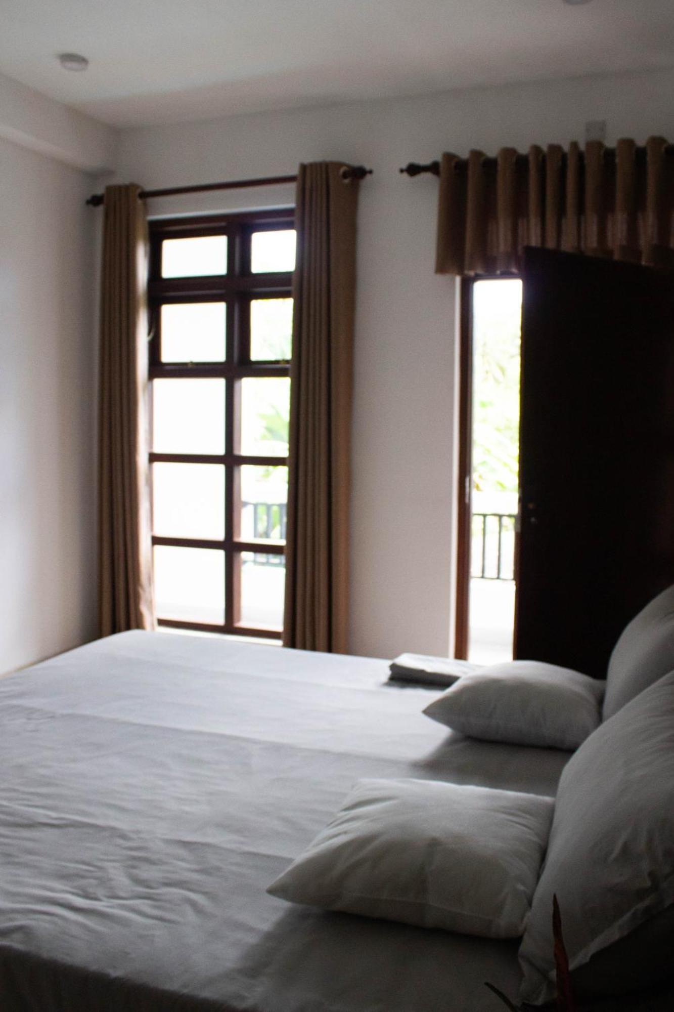 Uralsurf House Hotel Weligama Buitenkant foto