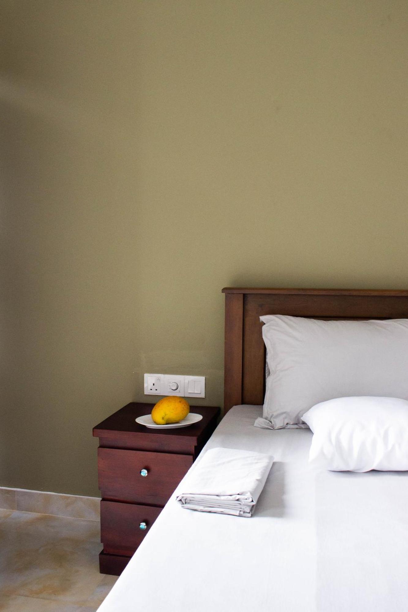 Uralsurf House Hotel Weligama Buitenkant foto