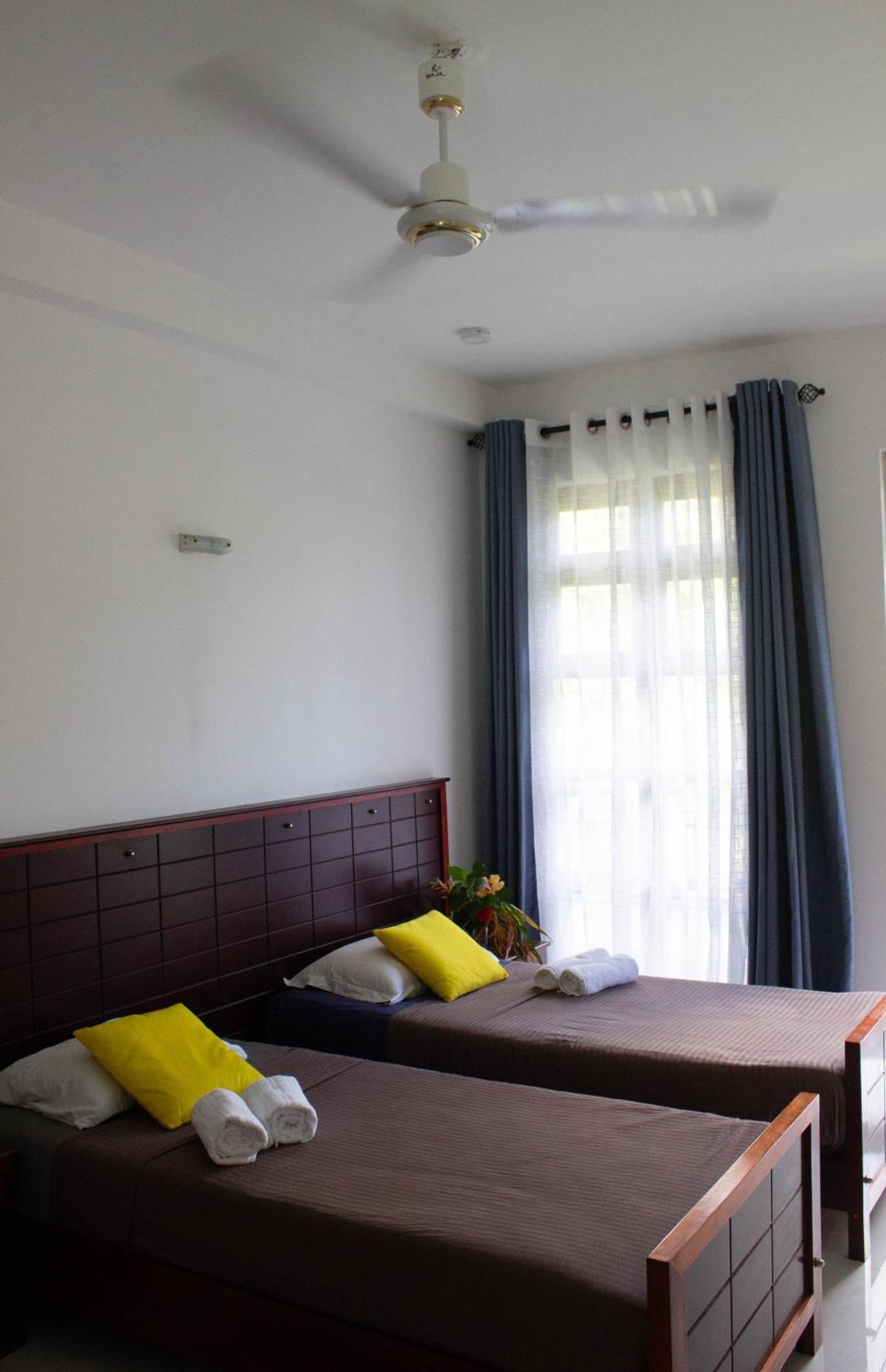 Uralsurf House Hotel Weligama Buitenkant foto