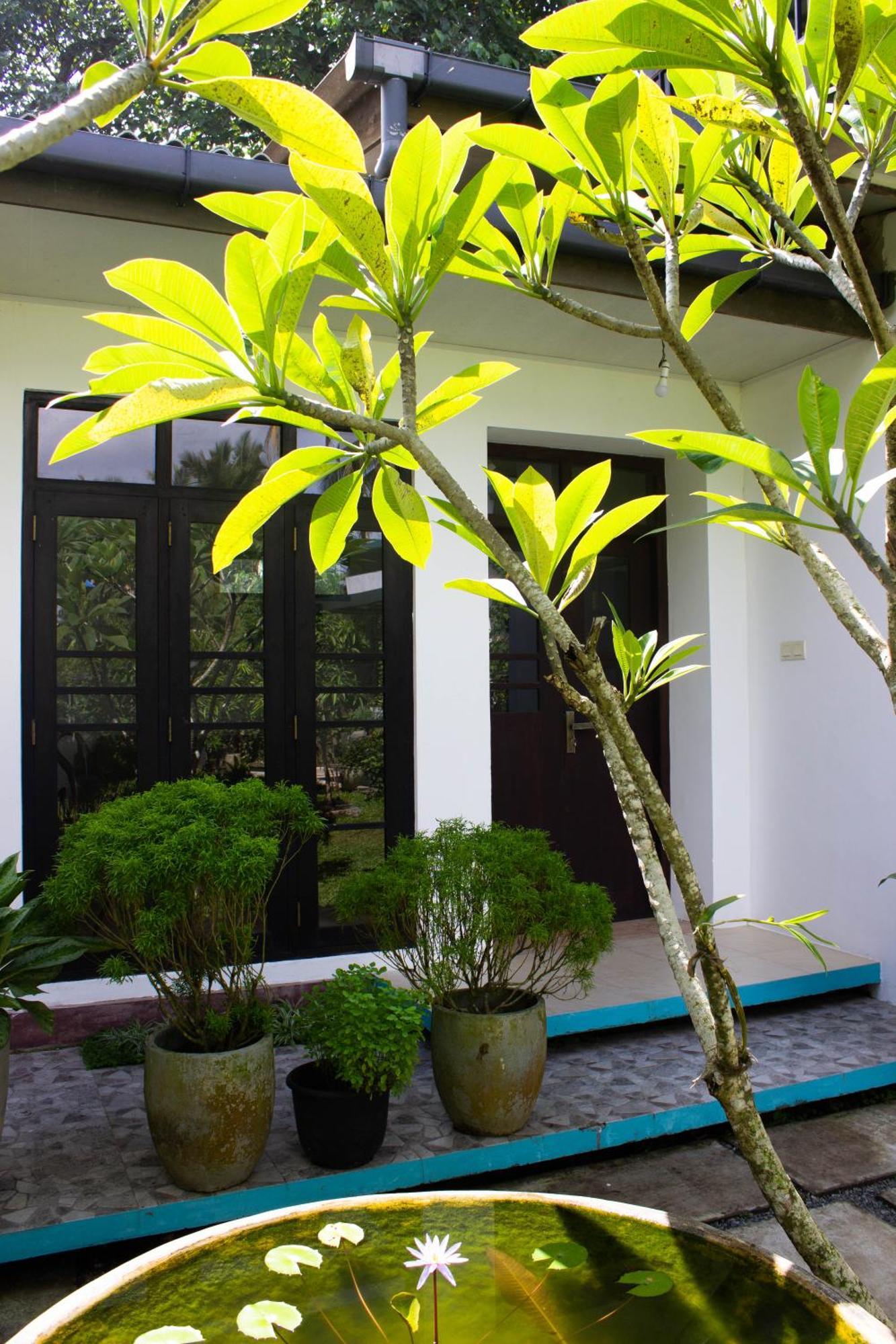 Uralsurf House Hotel Weligama Buitenkant foto